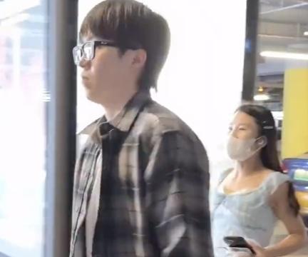 ws, wlm, 上电梯的时 ws, wlm, 上电梯的时