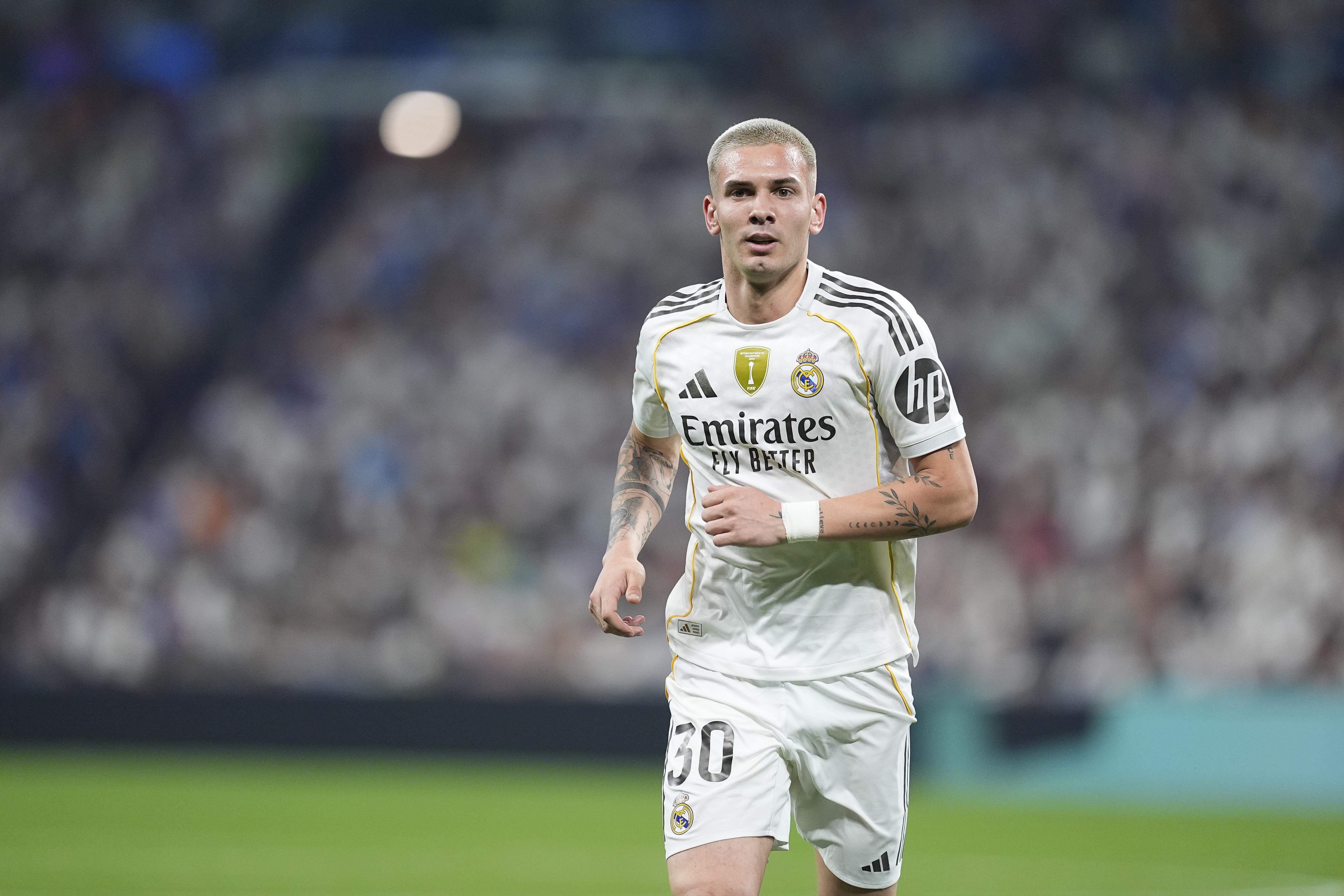 维尼修斯和, 马打入他的 维尼修斯和, 马打入他的