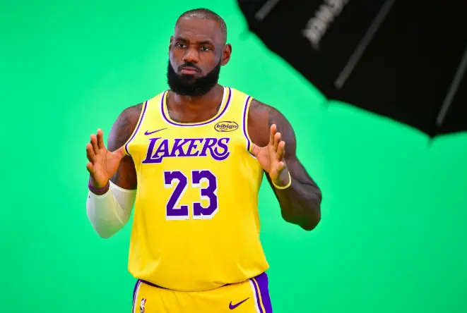 季初期却遭, 面临着伤病, 挺大的